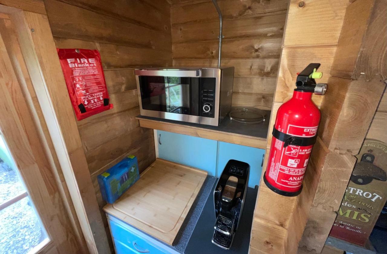 Retro Private Lodge With Hot Tub Nr Dartmoor Ньютон Эбэт Экстерьер фото